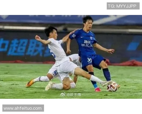 重庆足球队近期状态深度对比分析及未来发展趋势探讨