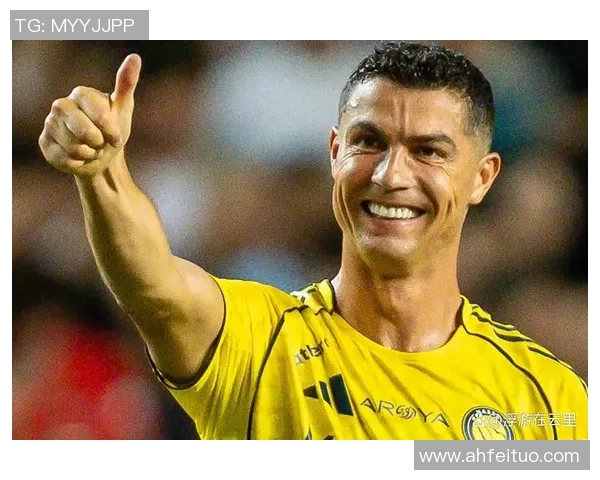 C罗足球明星粉丝团体的热情与支持如何影响他的职业生涯与形象